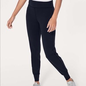 Lululemon Back In Action Jogger Navy Size 4